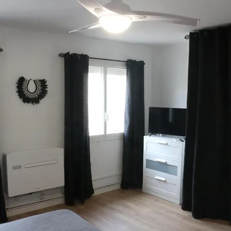 Grand Meuble Touristique Centre-ville Apartmán *